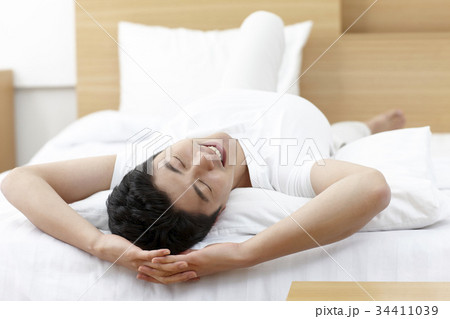 睡眠 眠り 寝る 34411039