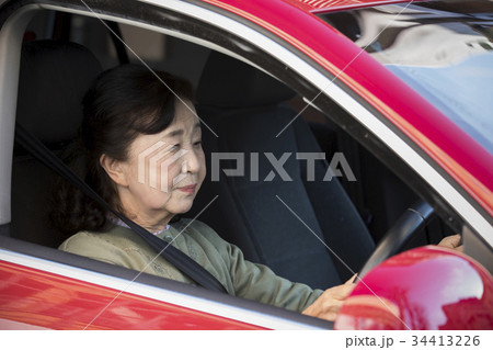 高齢者運転イメージ 高齢者運転イメージ 34413226
