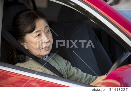 高齢者運転イメージ 高齢者運転イメージ 34413227