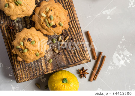 Autumn pumpkin muffins with spices Autumn pumpkin muffins with spices 34415500