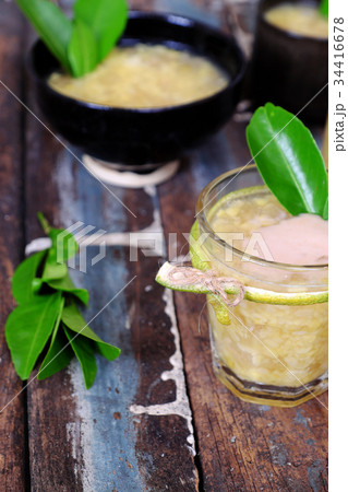 grapefruit sweet gruel, Vietnamese sweet soup 34416678