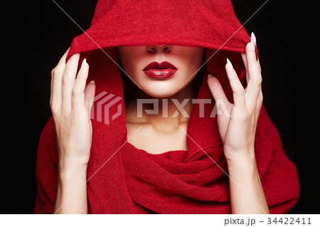 fashion islamic style woman.red lips girl fashion islamic style woman.red lips girl 34422411
