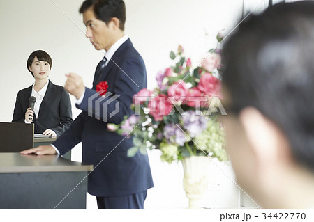 ビジネス　入社式のスピーチ 34422770