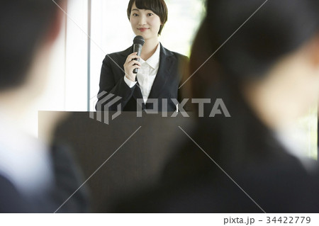 ビジネス　会社の式典 34422779