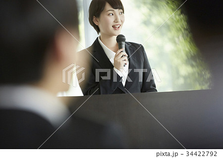 ビジネス　会社の式典 34422792