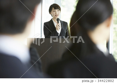 ビジネス　会社の式典 34422802