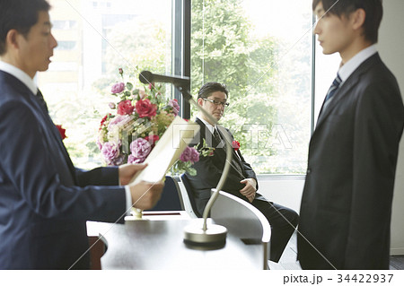 ビジネス　入社式のスピーチ 34422937