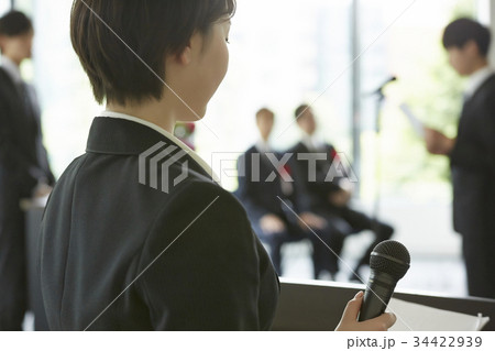 ビジネス　会社の式典 34422939