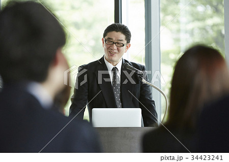 ビジネス　会社の式典 34423241