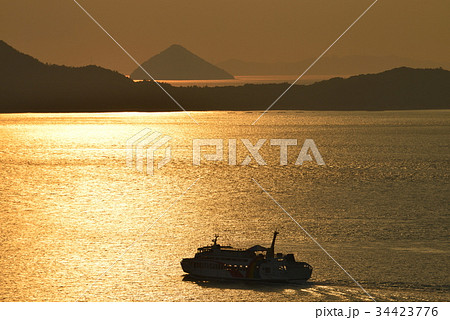 黄昏の船影2(高松屋島より) 黄昏の船影2(高松屋島より) 34423776