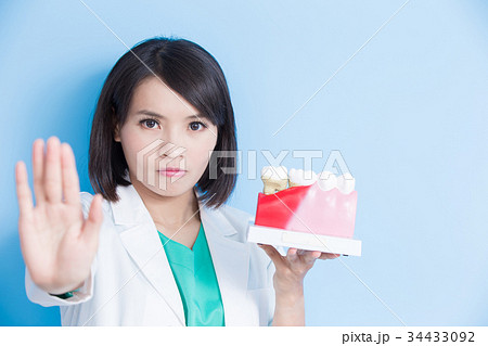 dentist take decay tooth model dentist take decay tooth model 34433092