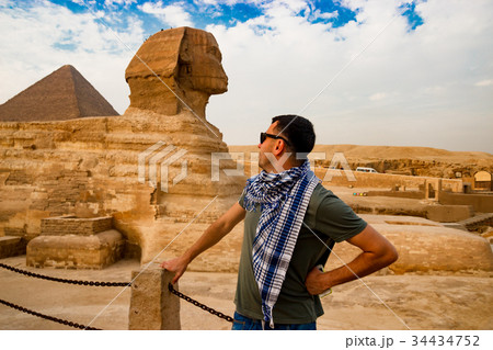 Looking at sphinx in Giza. Cairo, Egypt Looking at sphinx in Giza. Cairo, Egypt 34434752