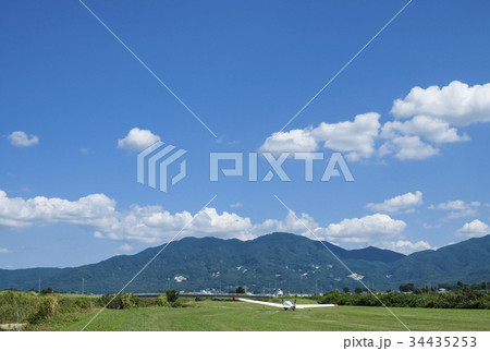 河川敷の飛行場　 34435253