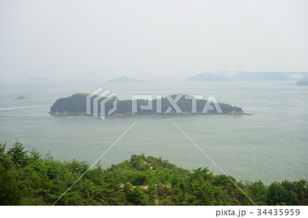 霧にかすむ松島 34435959