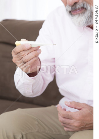 体調の悪いシニア 発熱 検温 風邪 インフルエンザ ボディパーツ パーツカット 顔なし 体調の悪いシニア 発熱 検温 風邪 インフルエンザ ボディパーツ パーツカット 顔なし 34436687