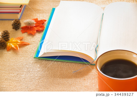 読書の秋 読書の秋 34439327