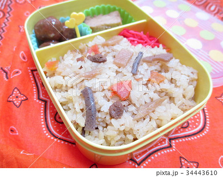 もち麦入り炊き込みごはんのお弁当 もち麦入り炊き込みごはんのお弁当 34443610
