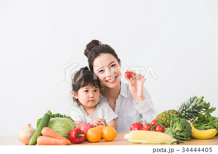 野菜たくさんの食卓 34444405