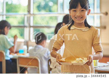 小学校 給食 昼休み 34444545