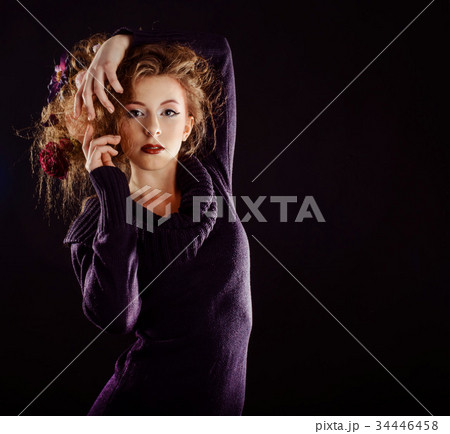 girl with curly hair girl with curly hair 34446458
