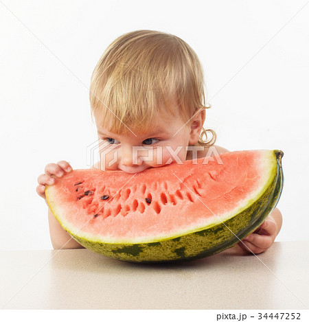 cute little girl 34447252