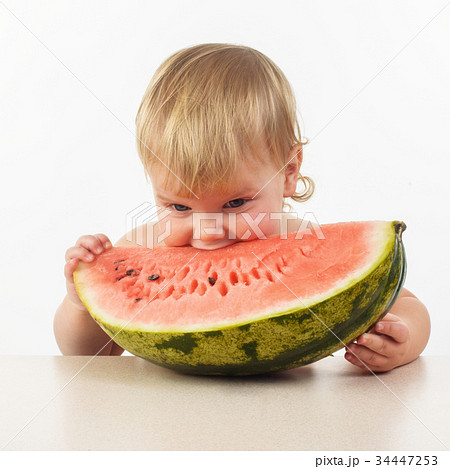 cute little girl 34447253