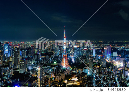 東京都心の都市風景と東京タワーの夜景 東京都心の都市風景と東京タワーの夜景 34448980