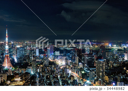 東京都心の都市風景と東京タワーの夜景 34448982