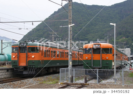 しなの鉄道:懐かしの115系・169系湘南色並び しなの鉄道:懐かしの115系・169系湘南色並び 34450192