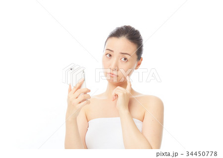 歯磨きをする女性 34450778