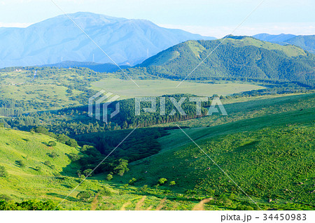 車山山頂から霧ケ峰高原を望む 34450983