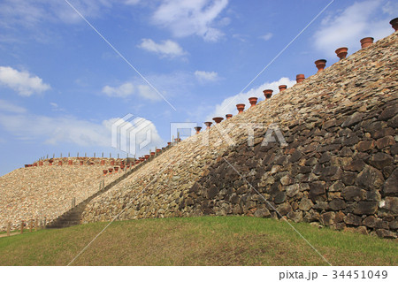 科野の里歴史公園 森将軍塚古墳にて 科野の里歴史公園 森将軍塚古墳にて 34451049