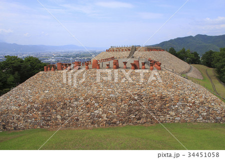 科野の里歴史公園 森将軍塚古墳にて 科野の里歴史公園 森将軍塚古墳にて 34451058