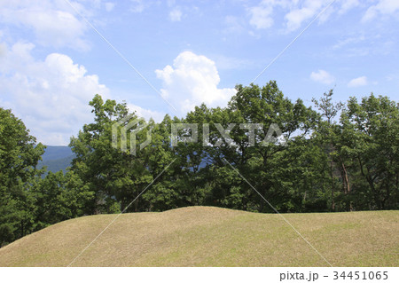 科野の里歴史公園 森将軍塚古墳にて 科野の里歴史公園 森将軍塚古墳にて 34451065