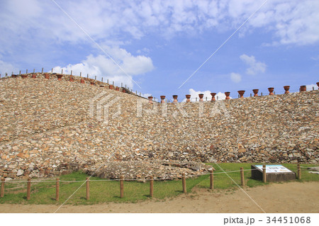 科野の里歴史公園 森将軍塚古墳にて 科野の里歴史公園 森将軍塚古墳にて 34451068