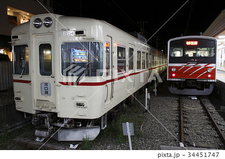 ［FJ］富士急行線1000形京王線カラーと6000系電車の並び（大月駅） 34451747