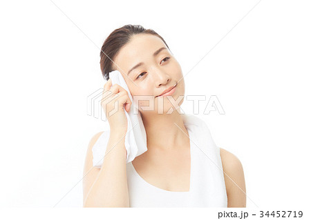お風呂上がりの女性 お風呂上がりの女性 34452719