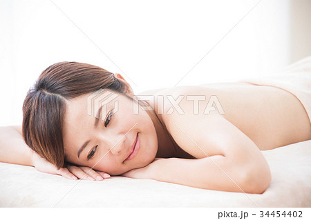 エステ　女性　ビューティー　美容　エステサロン 34454402
