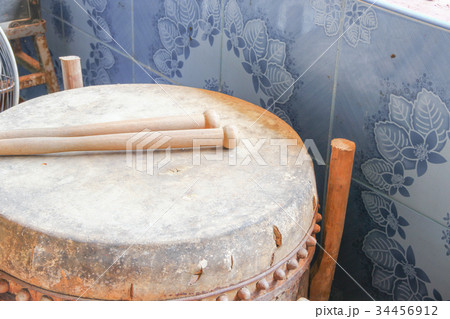 Drum big selective focus, ancient temple  34456912