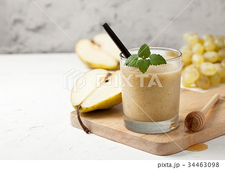 pear smoothies 34463098