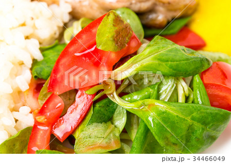 Roasted chicken fillet with fresh vegetables. 34466049