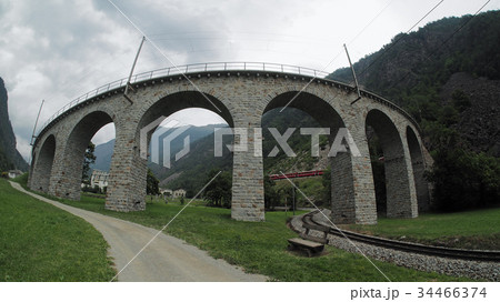 スイス ブルージオ橋 Brusio Viaduct Swissの写真素材