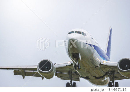 飛び立つ旅客機 34467115