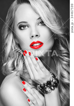 Portrait of the beautiful blonde 34467599