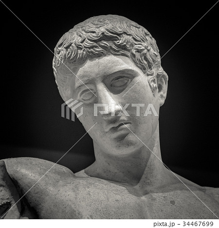 Head and shoulders detail of the ancient sculpture Head and shoulders detail of the ancient sculpture 34467699