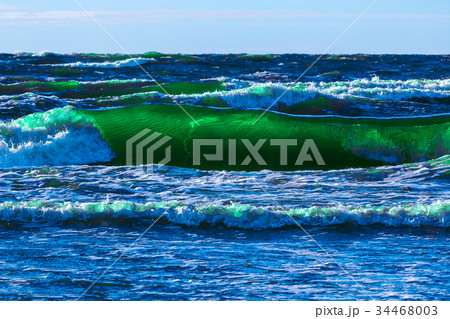 Summer ocean waves 34468003