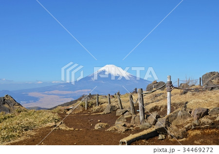箱根駒ヶ岳の山頂付近からみた富士山 箱根駒ヶ岳の山頂付近からみた富士山 34469272