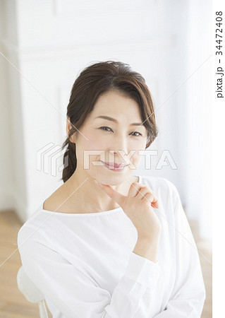 ミドル女性 ミドル女性 34472408