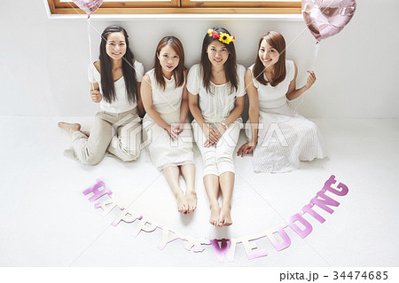 ウェディングのお祝い 34474685