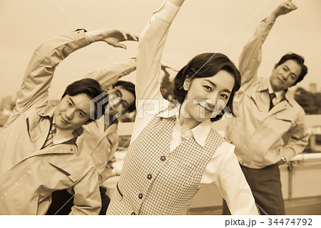 昭和のサラリーマン 朝礼 昭和のサラリーマン 朝礼 34474792